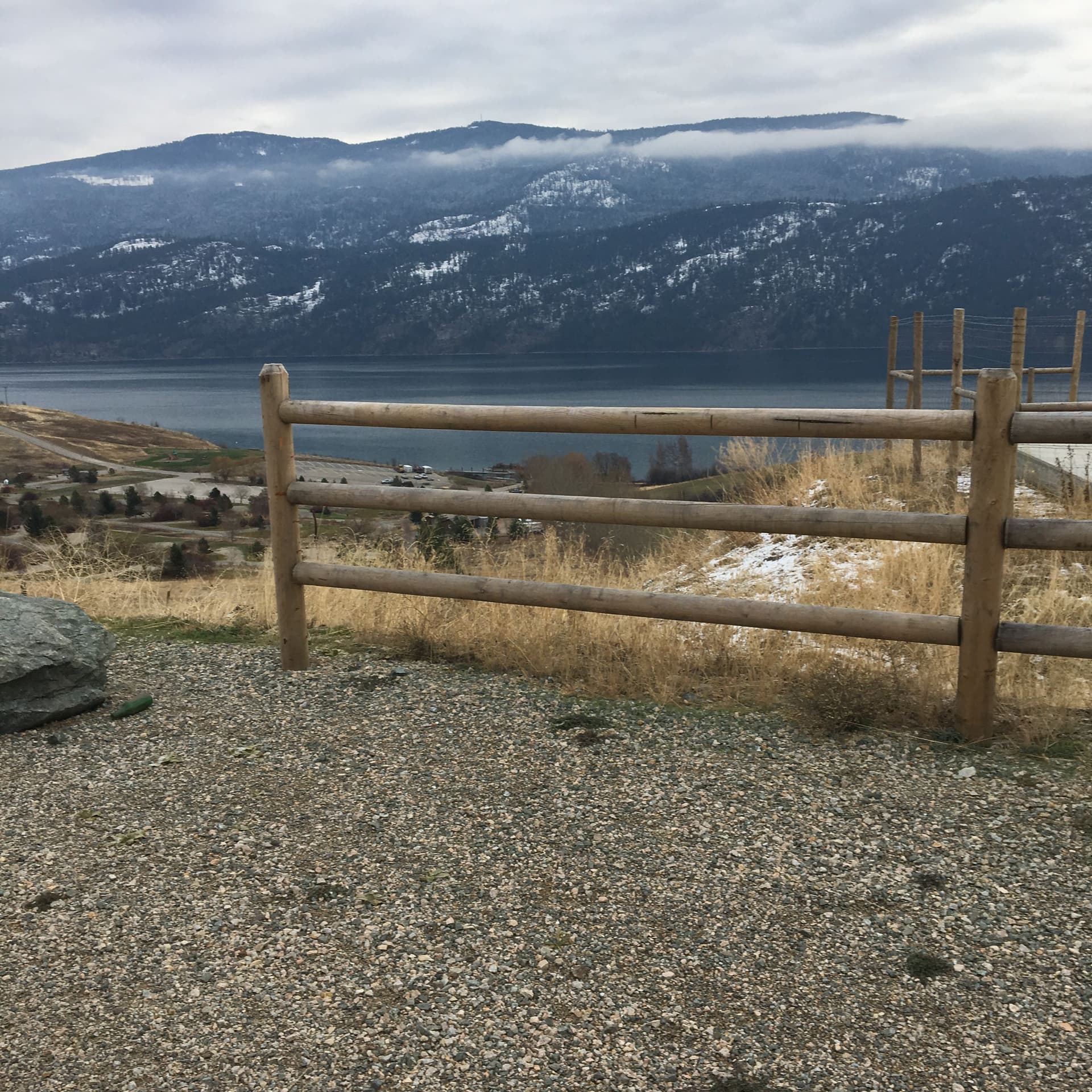 Fence installation on a side cliff